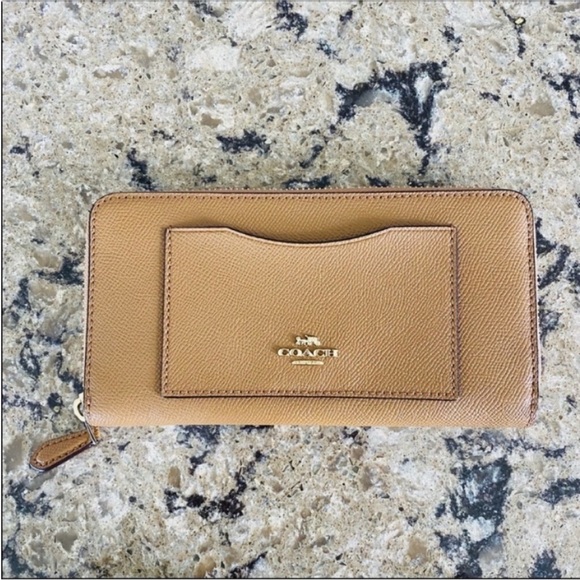 NEW Coach Leather Accordion Zip Wallet - Picture 7 of 7